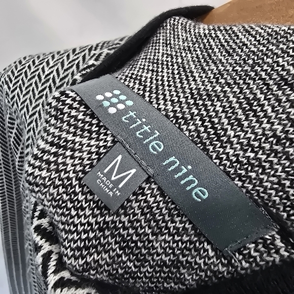 Title Nine Sweater Womens Medium Black Merino Wool Pullover Barra Mock Neck - Picture 3 of 11